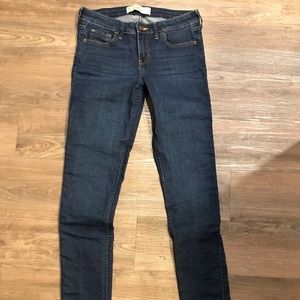 Hollister dark wash jeans size 27